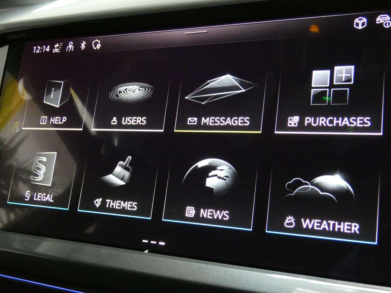 2024 AUDI Q4 E-TRON 2024 AUDI Q4 E-TRON