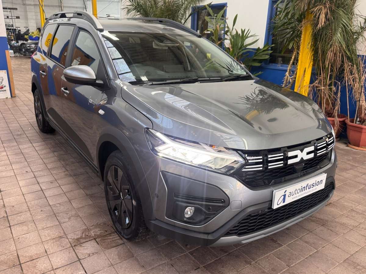 Check out this Dacia Jogger 2025 Hybrid Electric Automatic