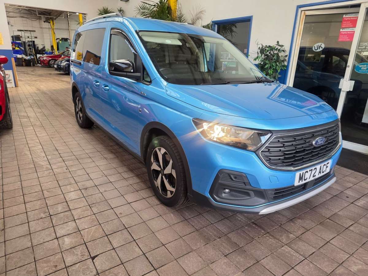 Check out this Ford Grand Tourneo Connect 2023 Diesel Manual