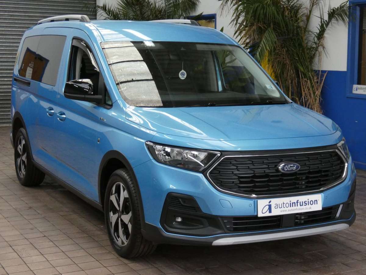 Check out this Ford Grand Tourneo Connect 2023 Diesel Manual