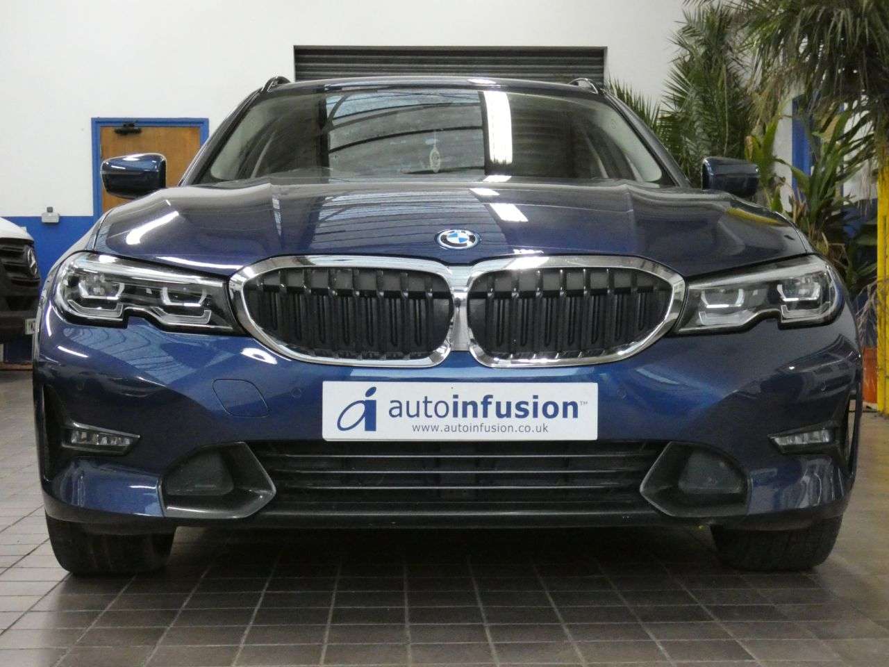 A 2022 BMW 3 SERIES 2.0 330e 12kWh Sport Pro Touring 5dr Petrol Plug-in Hybrid Auto Euro 6 (s/s A 2022 BMW 3 SERIES 2.0 330e 12kWh Sport Pro Touring 5dr Petrol Plug-in Hybrid Auto Euro 6 (s/s