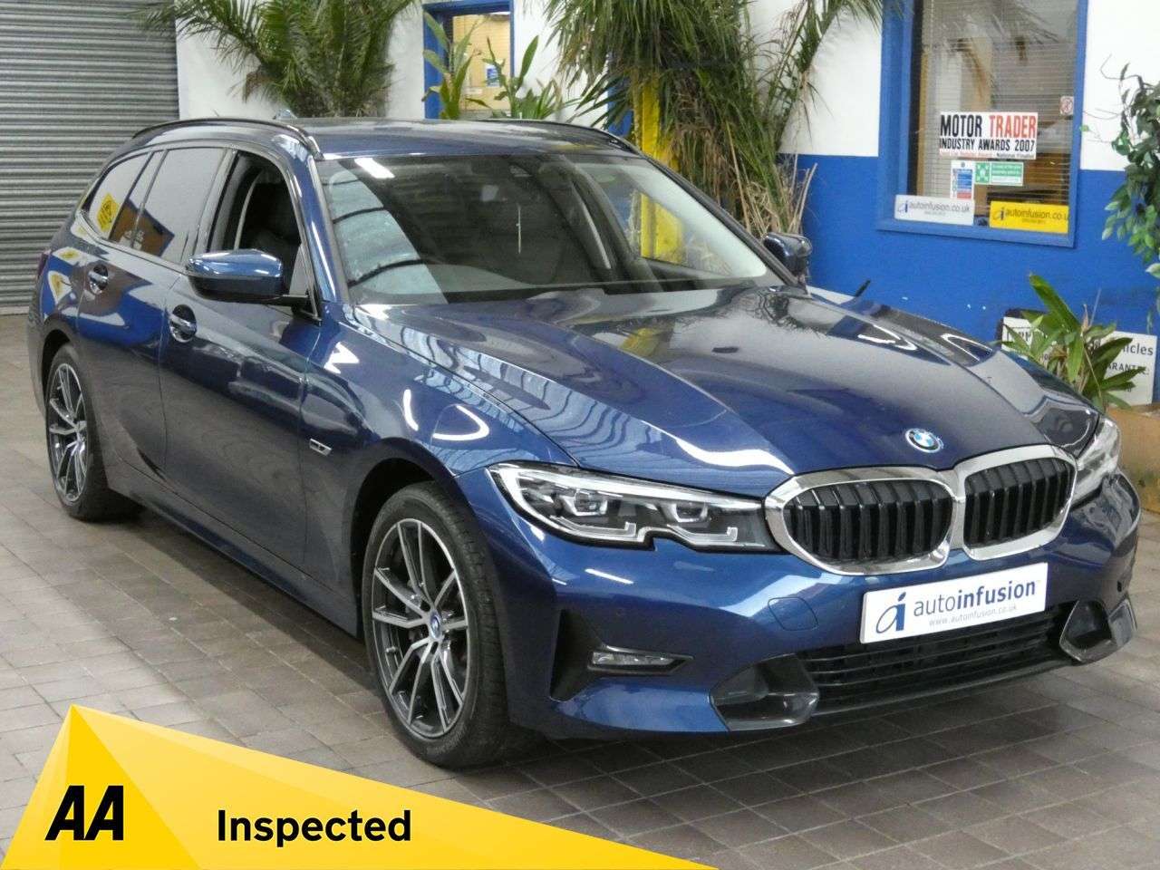 A 2022 BMW 3 SERIES 2.0 330e 12kWh Sport Pro Touring 5dr Petrol Plug-in Hybrid Auto Euro 6 (s/s A 2022 BMW 3 SERIES 2.0 330e 12kWh Sport Pro Touring 5dr Petrol Plug-in Hybrid Auto Euro 6 (s/s