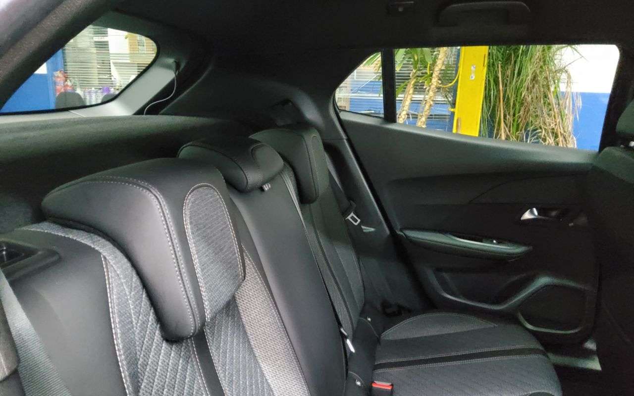 2024 PEUGEOT 2008 2024 PEUGEOT 2008