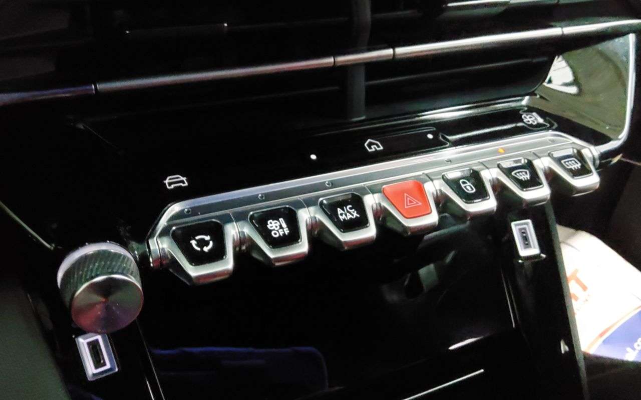 2024 PEUGEOT 2008 2024 PEUGEOT 2008