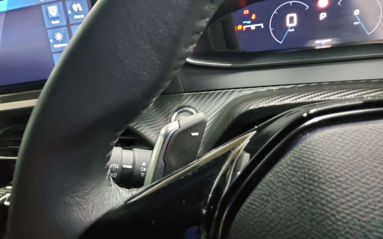 2024 PEUGEOT 2008 2024 PEUGEOT 2008