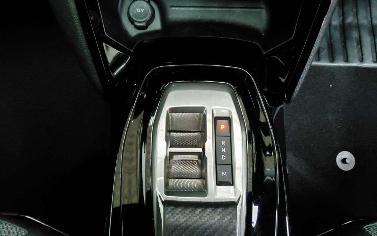 2024 PEUGEOT 2008 2024 PEUGEOT 2008