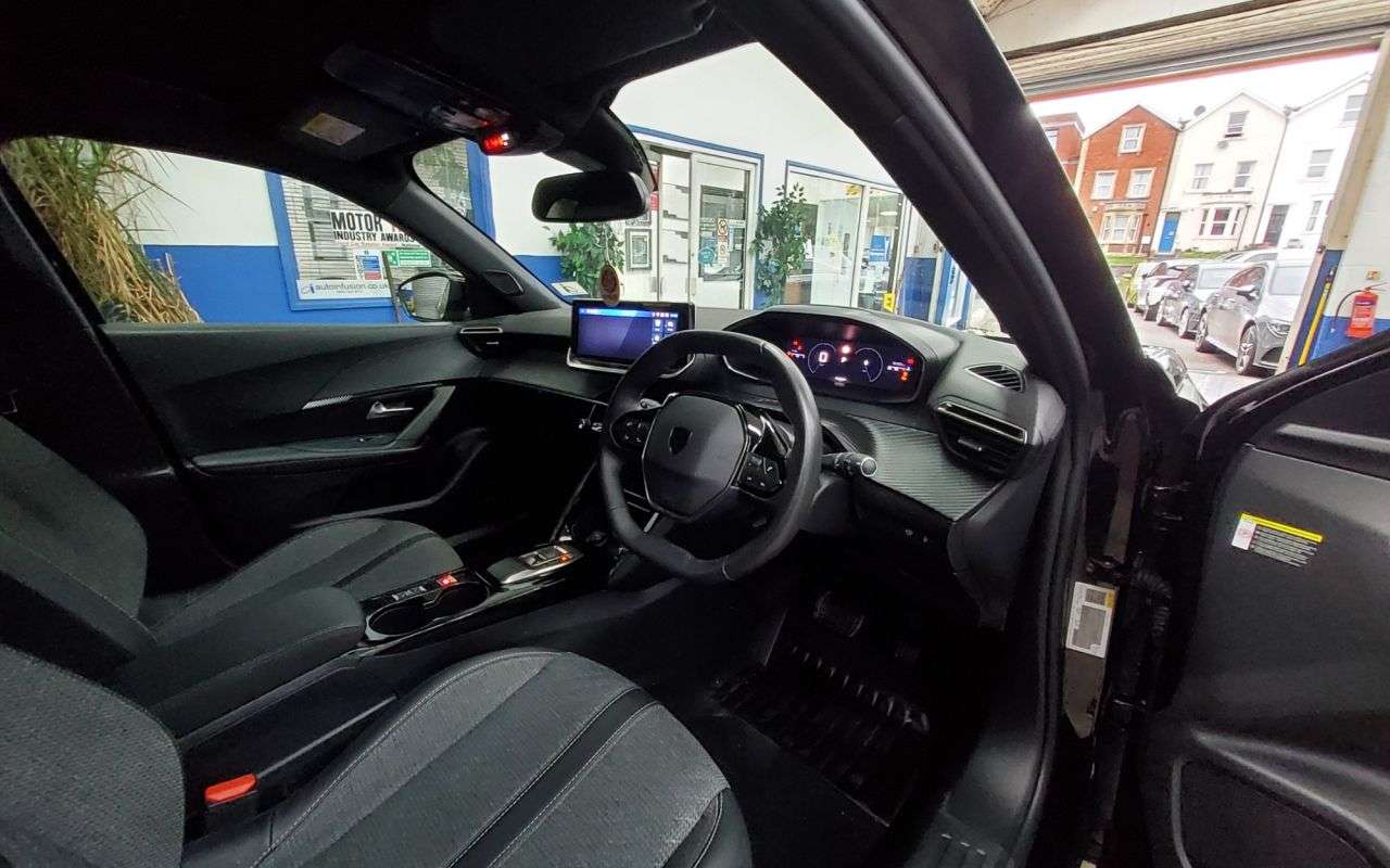 2024 PEUGEOT 2008 2024 PEUGEOT 2008