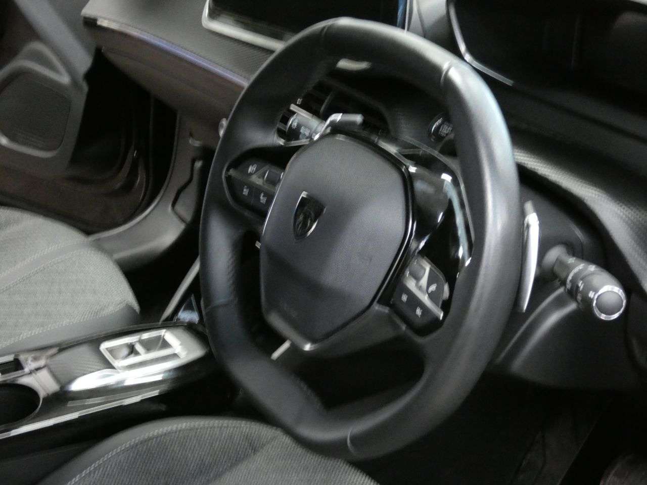 2024 PEUGEOT 2008 2024 PEUGEOT 2008