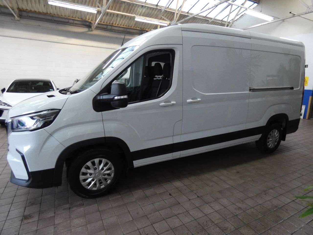 A 2022 MAXUS EDELIVER 9 88.5kWh Panel Van 5dr Electric Auto FWD L3 H3 (204 ps) MAXUS WARRANTY TILL A 2022 MAXUS EDELIVER 9 88.5kWh Panel Van 5dr Electric Auto FWD L3 H3 (204 ps) MAXUS WARRANTY TILL