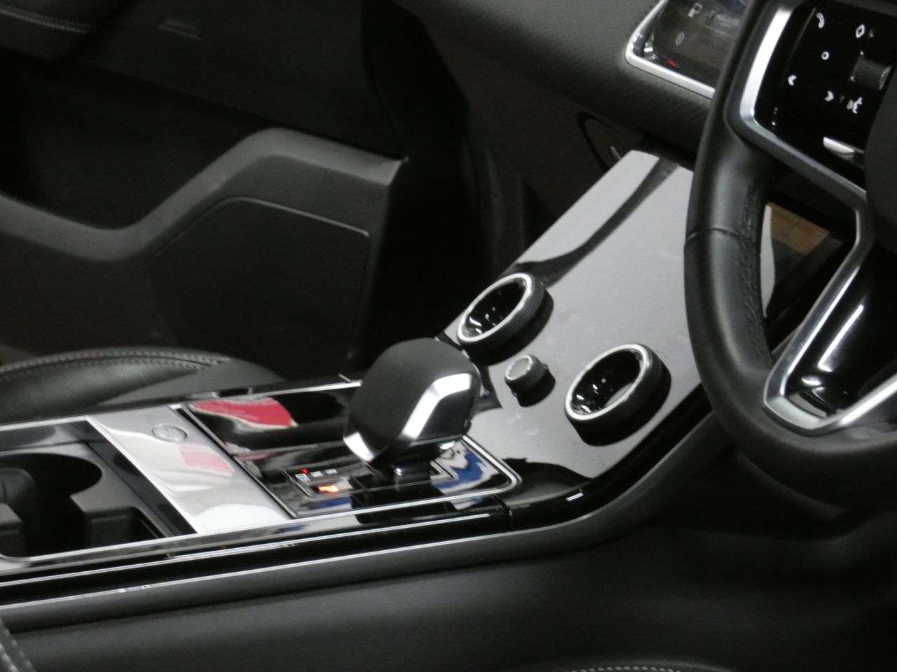 2022 LAND ROVER RANGE ROVER VELAR 2022 LAND ROVER RANGE ROVER VELAR