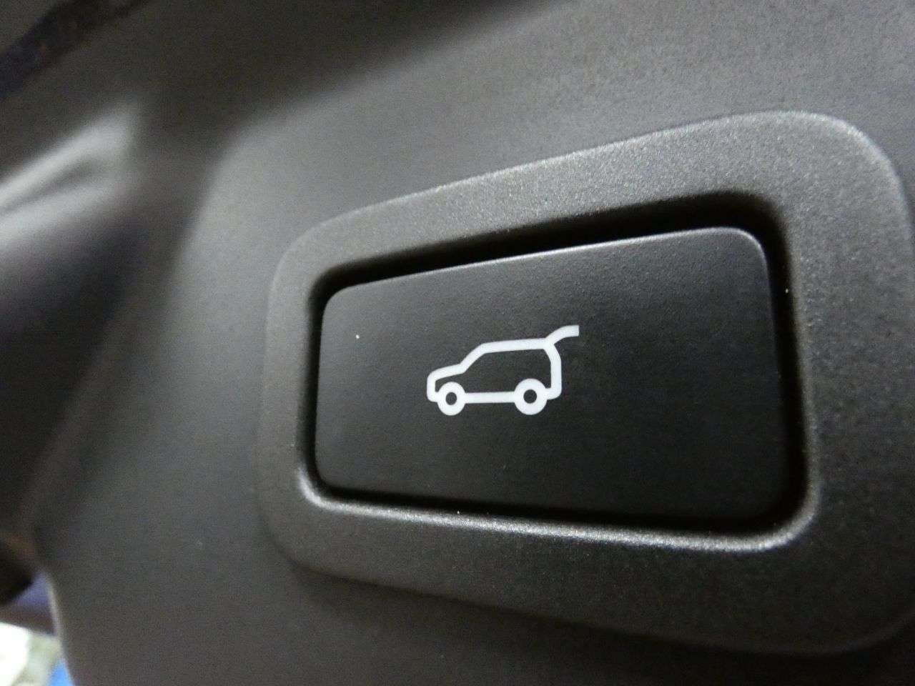 2022 LAND ROVER RANGE ROVER VELAR 2022 LAND ROVER RANGE ROVER VELAR