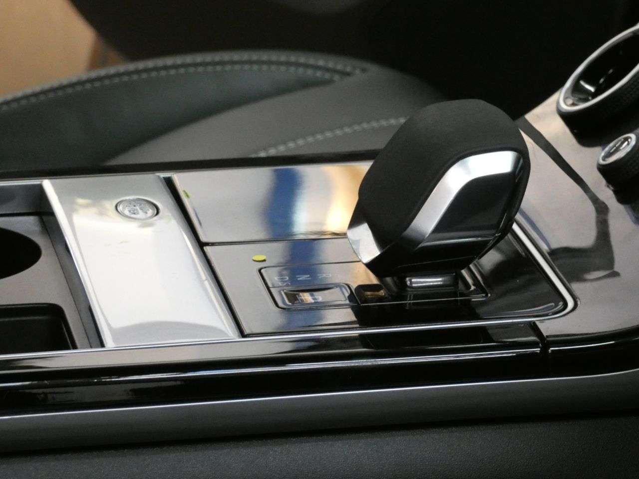 2022 LAND ROVER RANGE ROVER VELAR 2022 LAND ROVER RANGE ROVER VELAR