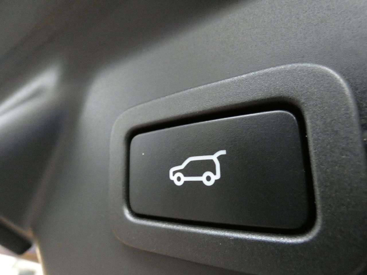 2022 LAND ROVER RANGE ROVER VELAR 2022 LAND ROVER RANGE ROVER VELAR