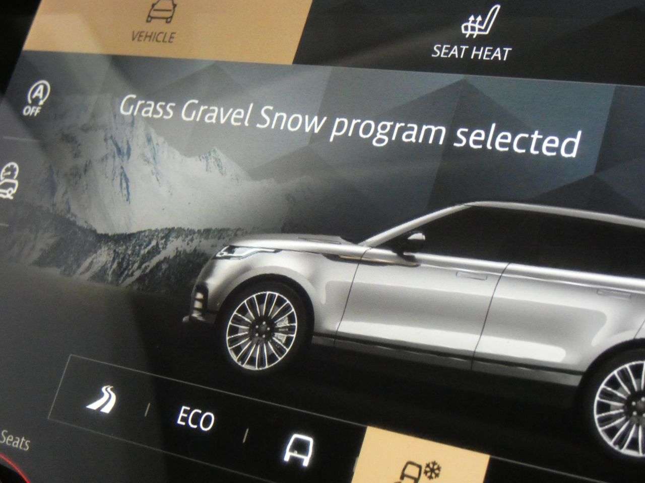 2022 LAND ROVER RANGE ROVER VELAR 2022 LAND ROVER RANGE ROVER VELAR