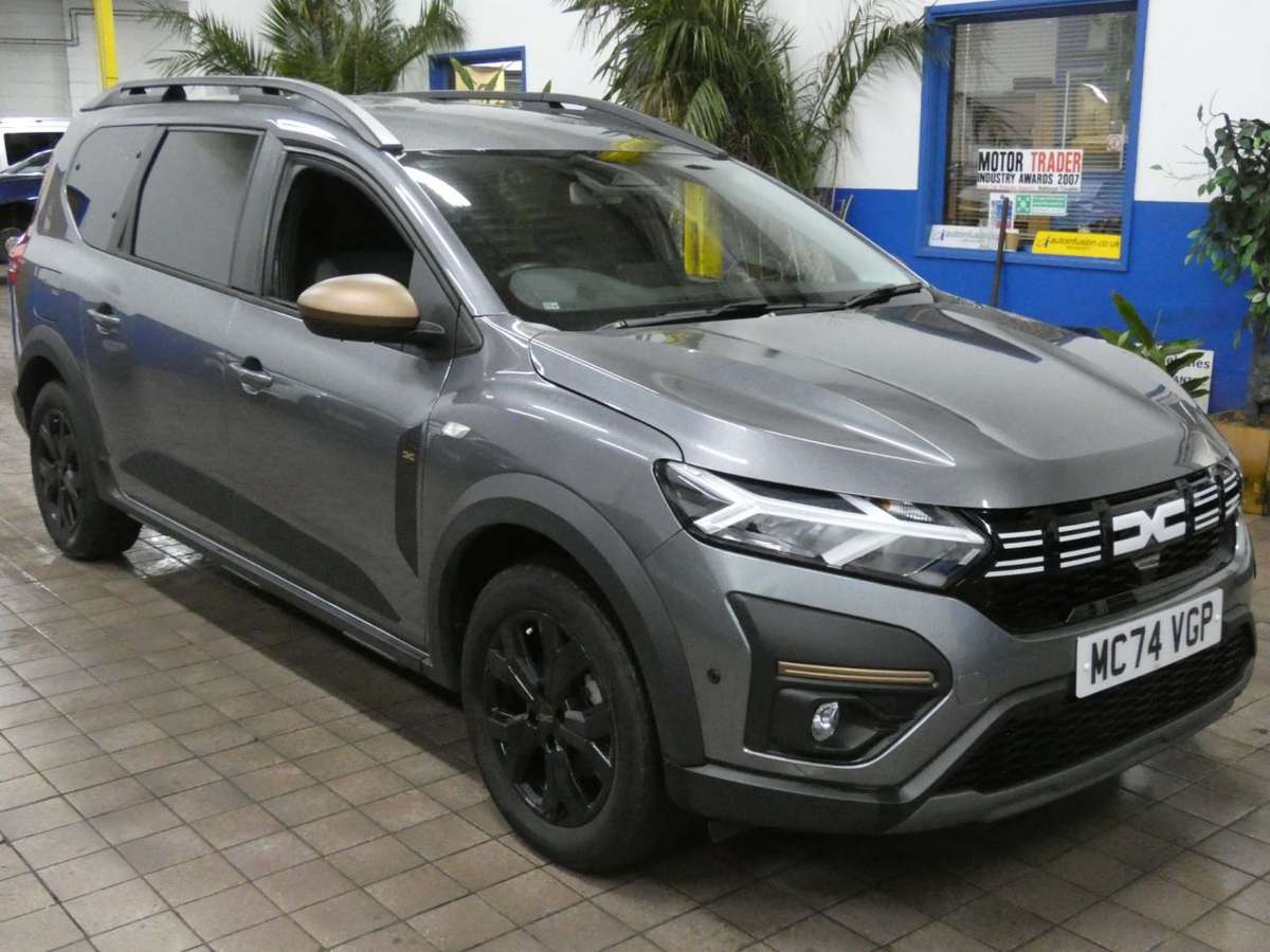 Check out this Dacia Jogger 2025 Hybrid Electric Automatic