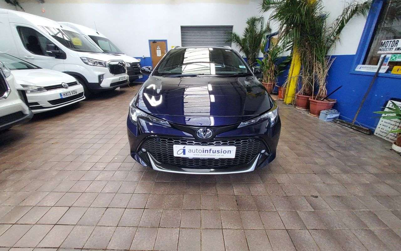 A 2022 TOYOTA COROLLA 2.0 VVT-h GPF GR SPORT Touring Sports 5dr Petrol Hybrid CVT Euro 6 (s/s) (1 A 2022 TOYOTA COROLLA 2.0 VVT-h GPF GR SPORT Touring Sports 5dr Petrol Hybrid CVT Euro 6 (s/s) (1