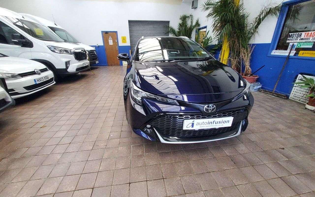 A 2022 TOYOTA COROLLA 2.0 VVT-h GPF GR SPORT Touring Sports 5dr Petrol Hybrid CVT Euro 6 (s/s) (1 A 2022 TOYOTA COROLLA 2.0 VVT-h GPF GR SPORT Touring Sports 5dr Petrol Hybrid CVT Euro 6 (s/s) (1
