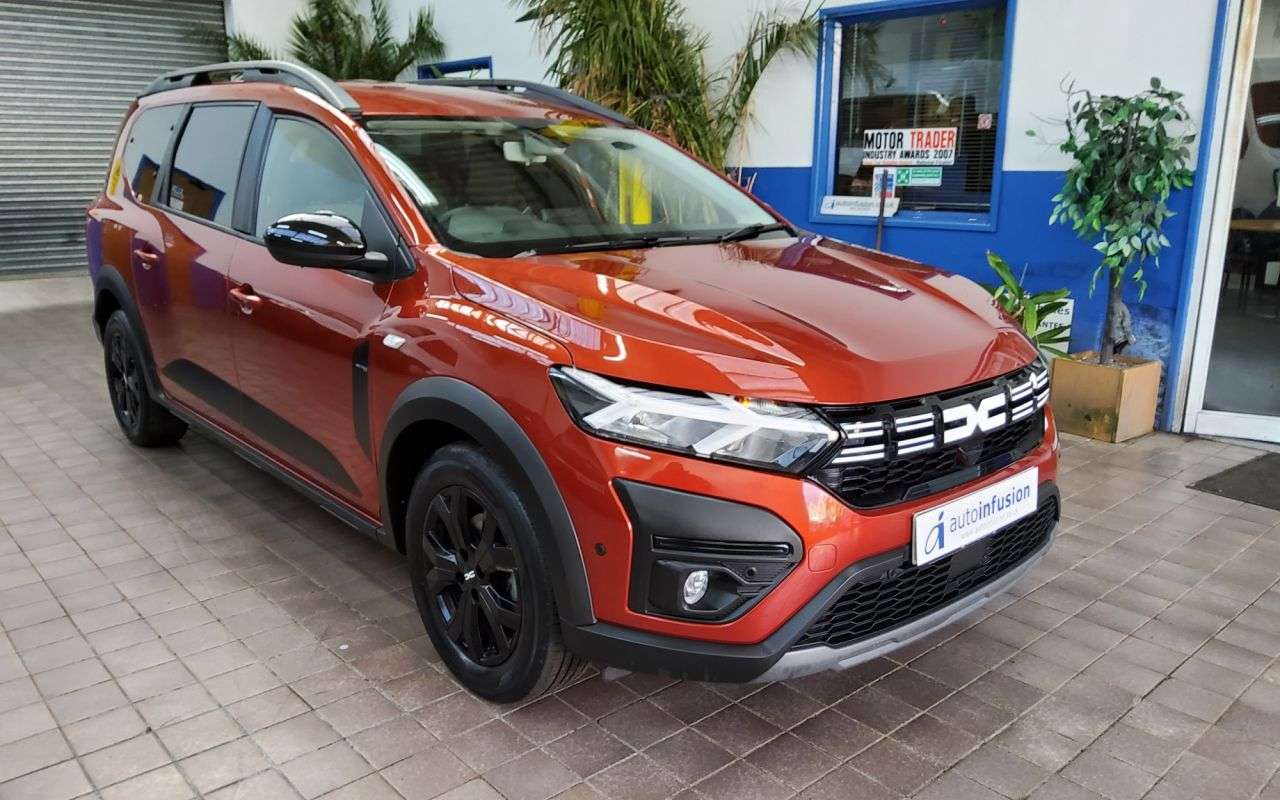 A 2023 DACIA JOGGER 1.0 TCe Extreme SE MPV 5dr Petrol Manual Euro 6 (s/s) (110 ps) 1 OWNER SERV A 2023 DACIA JOGGER 1.0 TCe Extreme SE MPV 5dr Petrol Manual Euro 6 (s/s) (110 ps) 1 OWNER SERV