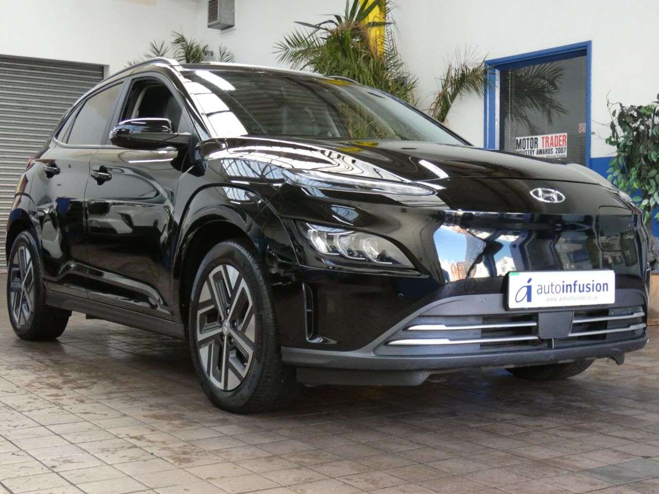 A 2022 HYUNDAI KONA 64kWh Ultimate SUV 5dr Electric Auto (10.5kW Charger) (204 ps) ONE OWNER SE A 2022 HYUNDAI KONA 64kWh Ultimate SUV 5dr Electric Auto (10.5kW Charger) (204 ps) ONE OWNER SE