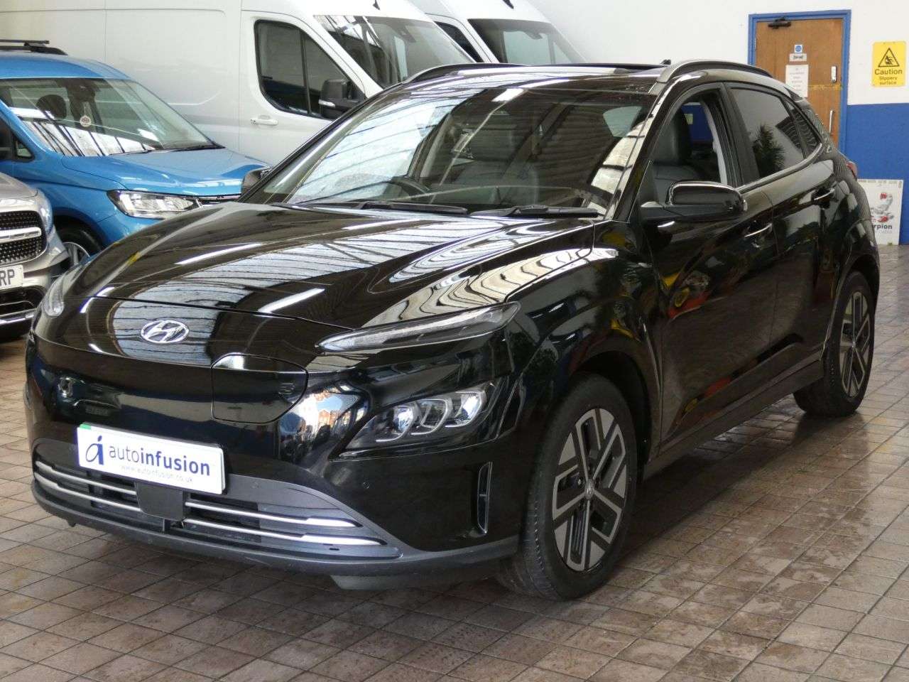 A 2022 HYUNDAI KONA 64kWh Ultimate SUV 5dr Electric Auto (10.5kW Charger) (204 ps) ONE OWNER SE A 2022 HYUNDAI KONA 64kWh Ultimate SUV 5dr Electric Auto (10.5kW Charger) (204 ps) ONE OWNER SE