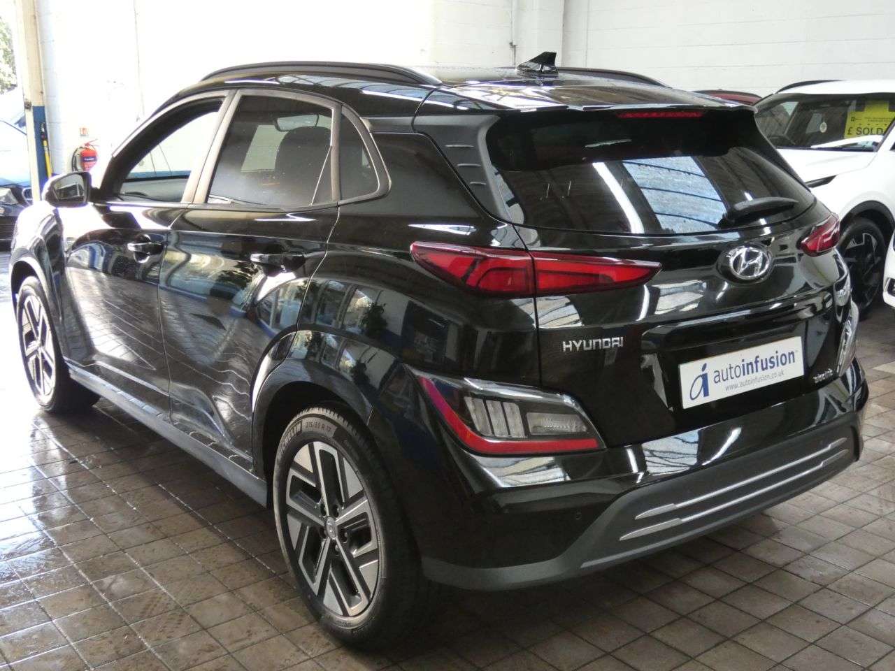 A 2021 HYUNDAI KONA 64kWh Premium SUV 5dr Electric Auto (10.5kW Charger) (204 ps) HYUNDAI WARRA A 2021 HYUNDAI KONA 64kWh Premium SUV 5dr Electric Auto (10.5kW Charger) (204 ps) HYUNDAI WARRA