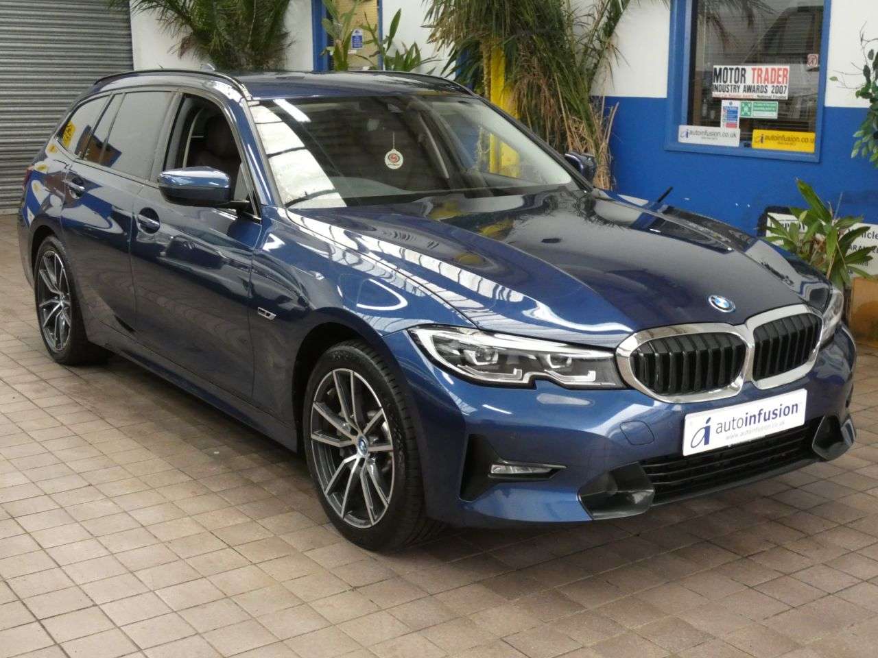A 2022 BMW 3 SERIES 2.0 330e 12kWh Sport Pro Touring 5dr Petrol Plug-in Hybrid Auto xDrive Euro A 2022 BMW 3 SERIES 2.0 330e 12kWh Sport Pro Touring 5dr Petrol Plug-in Hybrid Auto xDrive Euro