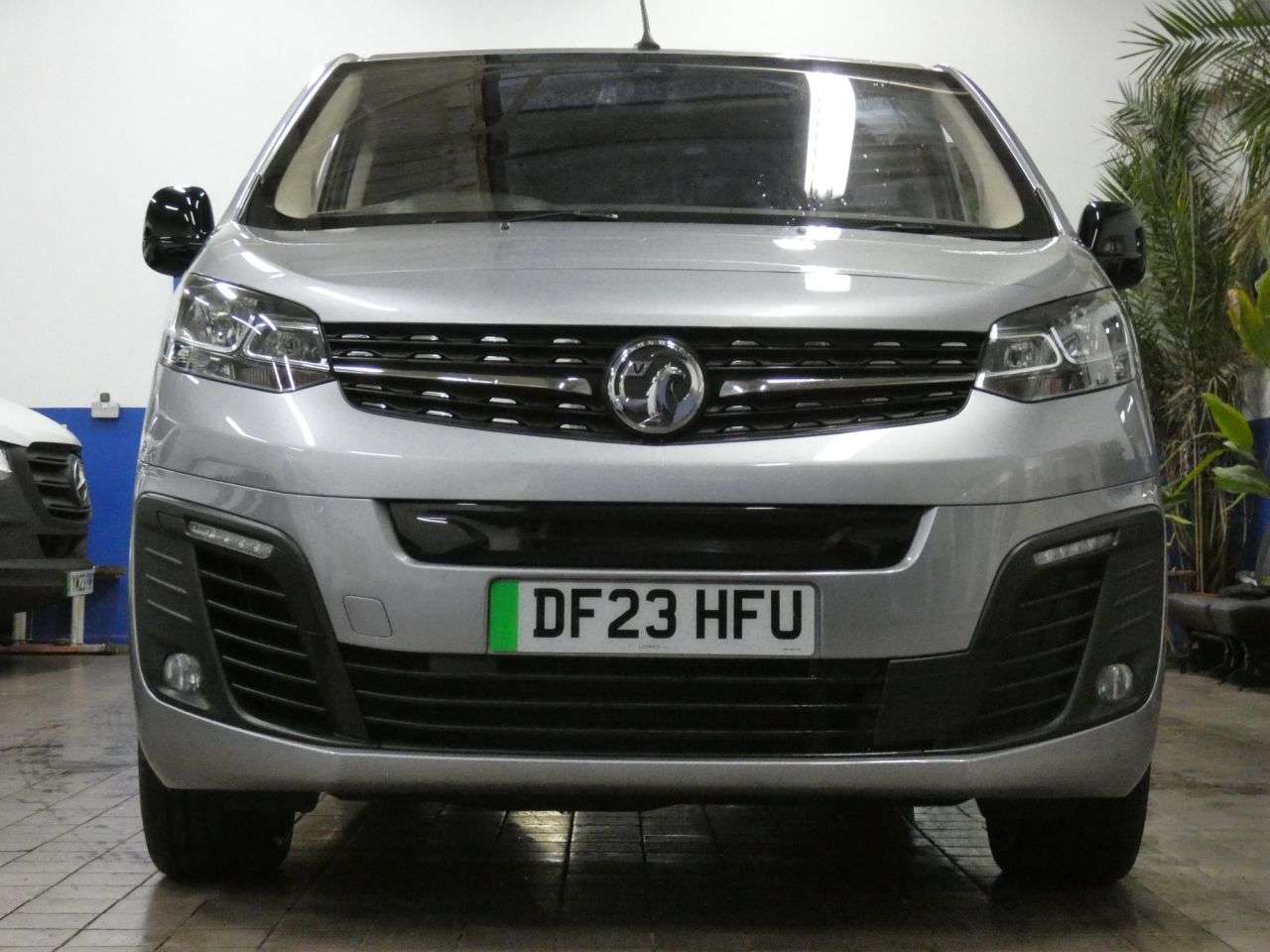 A 2023 VAUXHALL VIVARO LIFE ELECTRIC 50kWh Ultimate MPV 5dr Electric Auto LWB (8 Seat, 7.4kW Charger) (136 ps) 1 A 2023 VAUXHALL VIVARO LIFE ELECTRIC 50kWh Ultimate MPV 5dr Electric Auto LWB (8 Seat, 7.4kW Charger) (136 ps) 1