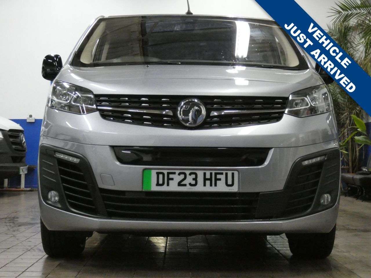 A 2023 VAUXHALL VIVARO LIFE ELECTRIC 50kWh Ultimate MPV 5dr Electric Auto LWB (8 Seat, 7.4kW Charger) (136 ps) 1 A 2023 VAUXHALL VIVARO LIFE ELECTRIC 50kWh Ultimate MPV 5dr Electric Auto LWB (8 Seat, 7.4kW Charger) (136 ps) 1