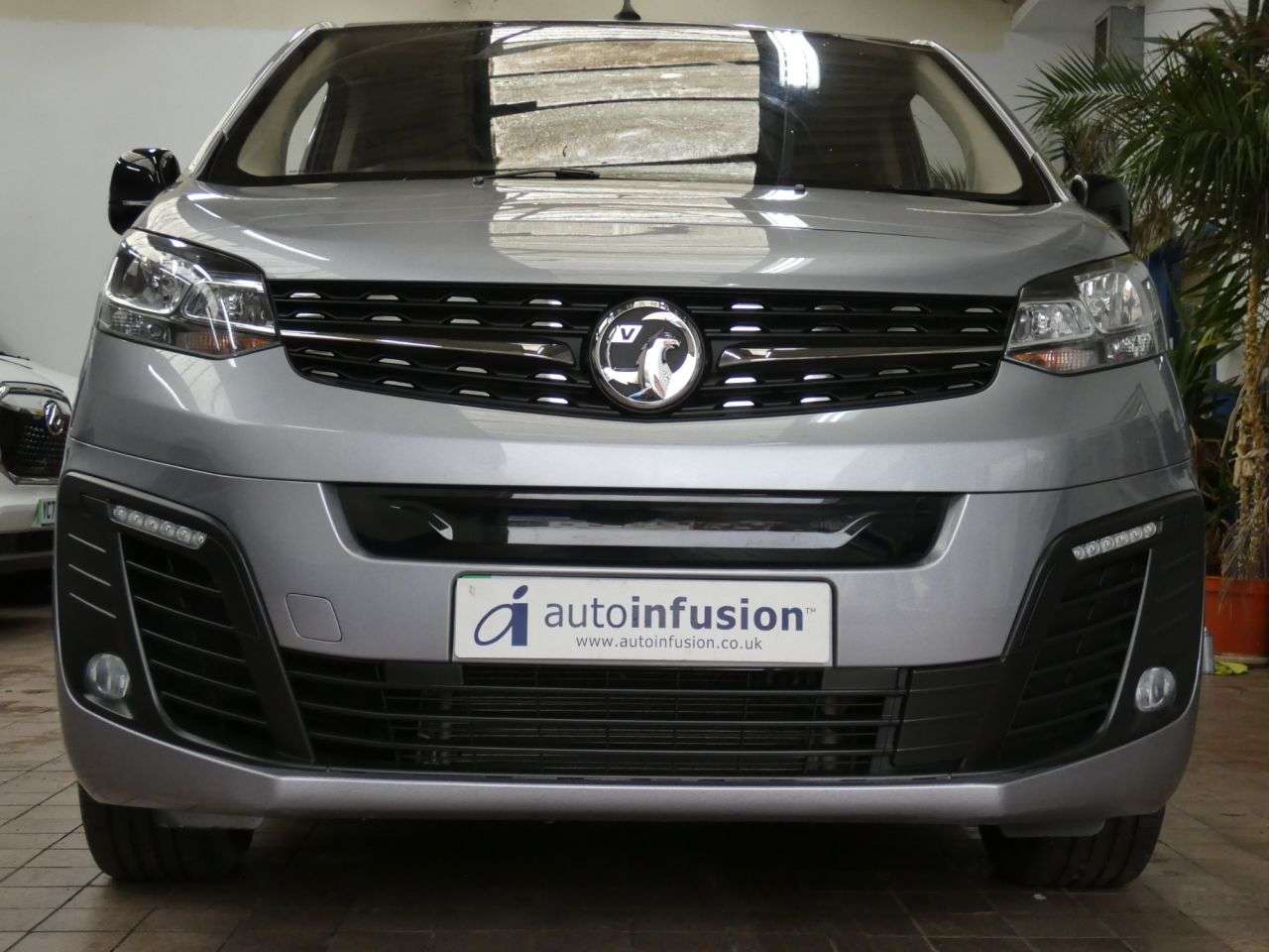 A 2023 VAUXHALL VIVARO LIFE ELECTRIC 50kWh Ultimate MPV 5dr Electric Auto LWB (8 Seat, 7.4kW Charger) (136 ps) 1 A 2023 VAUXHALL VIVARO LIFE ELECTRIC 50kWh Ultimate MPV 5dr Electric Auto LWB (8 Seat, 7.4kW Charger) (136 ps) 1