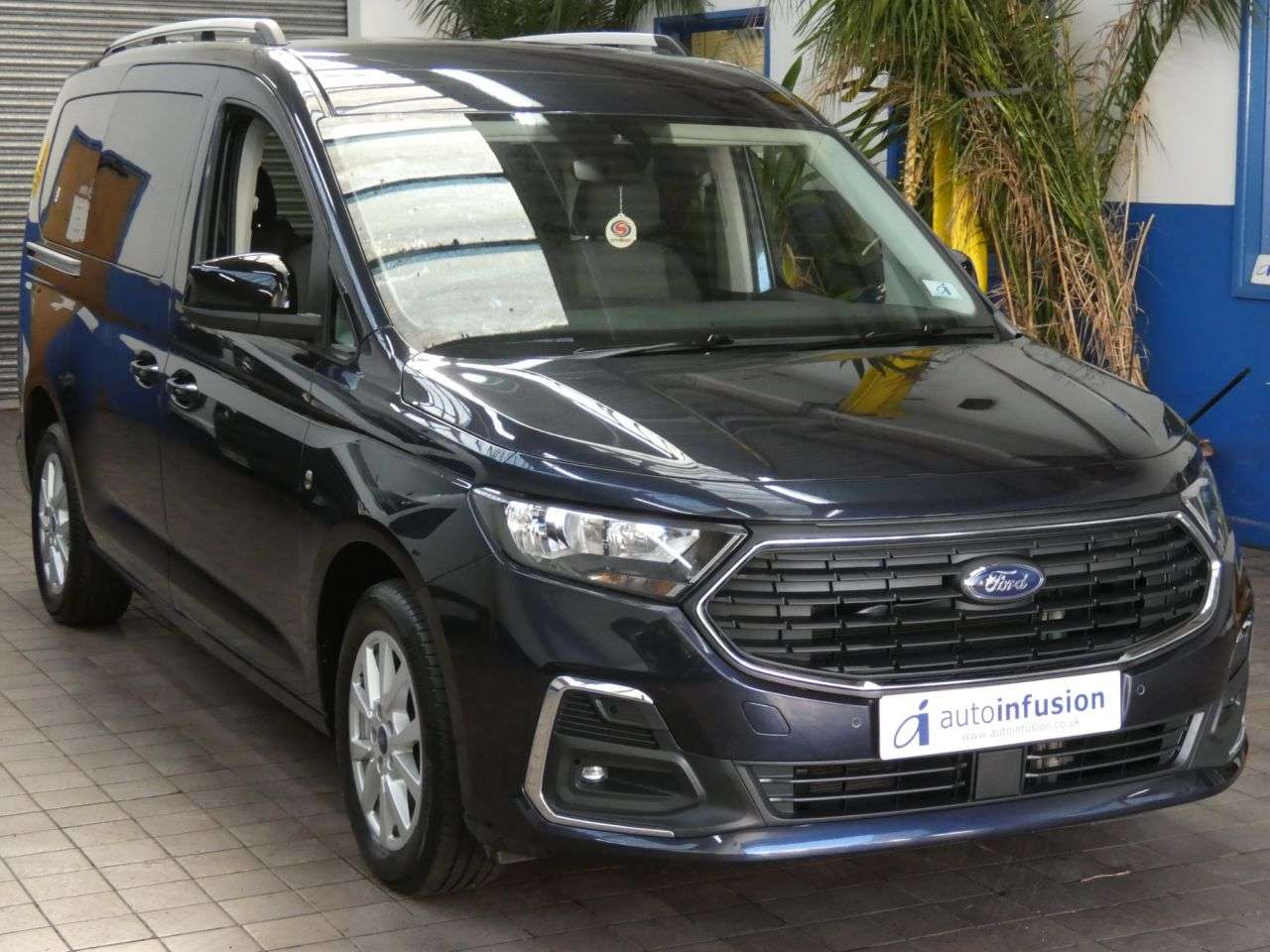 A 2023 FORD GRAND TOURNEO CONNECT 2.0 EcoBlue Titanium MPV 5dr Diesel Manual Euro 6 (s/s) (122 ps) 1 OWNER SE A 2023 FORD GRAND TOURNEO CONNECT 2.0 EcoBlue Titanium MPV 5dr Diesel Manual Euro 6 (s/s) (122 ps) 1 OWNER SE