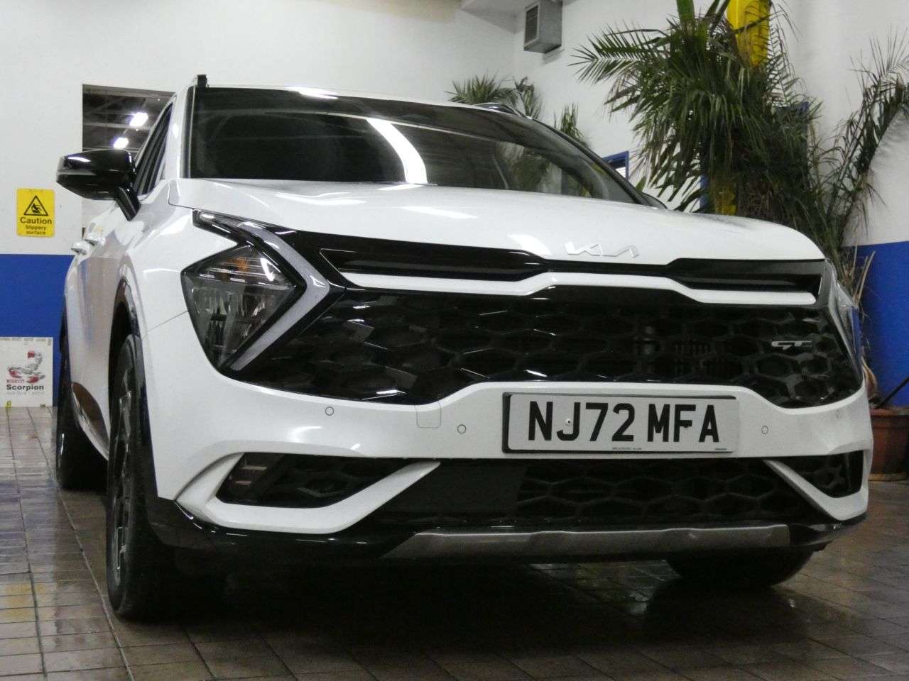 A 2022 KIA SPORTAGE 1.6 T-GDi 13.8kWh GT-Line SUV 5dr Petrol Plug-in Hybrid Auto AWD Euro 6 (s/ A 2022 KIA SPORTAGE 1.6 T-GDi 13.8kWh GT-Line SUV 5dr Petrol Plug-in Hybrid Auto AWD Euro 6 (s/