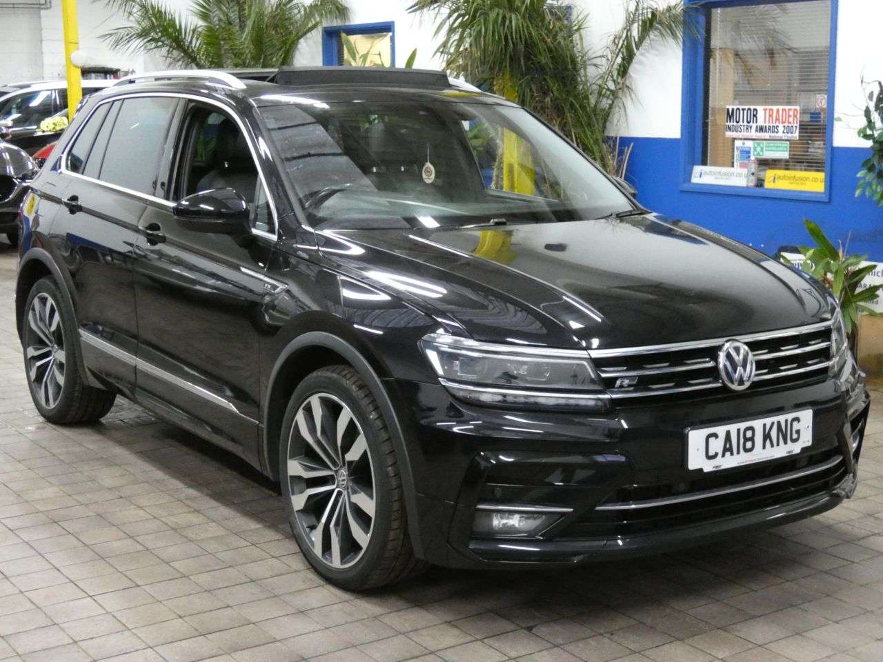 A 2018 VOLKSWAGEN TIGUAN 2.0 TSI R-Line SUV 5dr Petrol DSG 4Motion Euro 6 (s/s) (180 ps) SERVICE HIS A 2018 VOLKSWAGEN TIGUAN 2.0 TSI R-Line SUV 5dr Petrol DSG 4Motion Euro 6 (s/s) (180 ps) SERVICE HIS