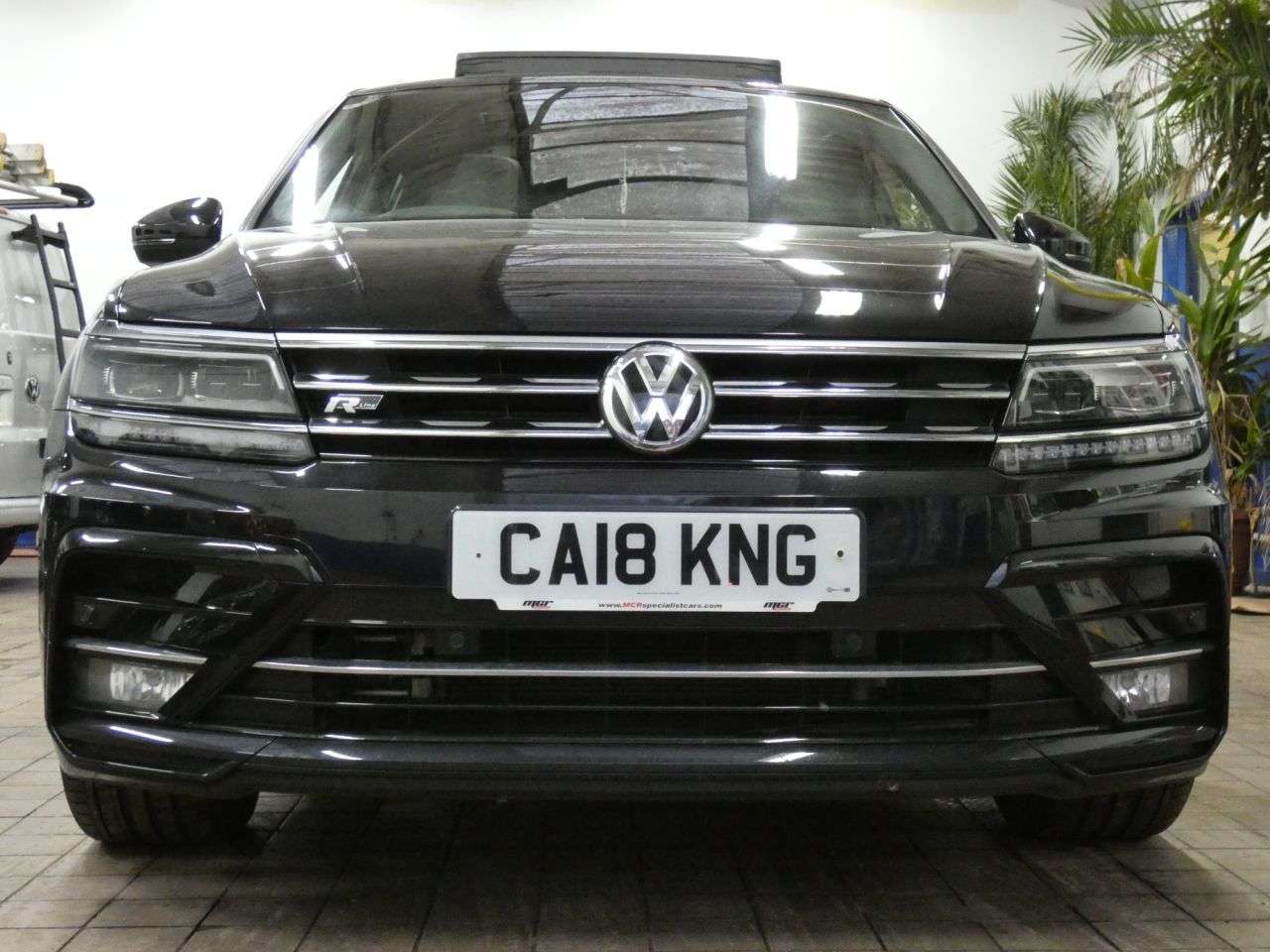 A 2018 VOLKSWAGEN TIGUAN 2.0 TSI R-Line SUV 5dr Petrol DSG 4Motion Euro 6 (s/s) (180 ps) SERVICE HIS A 2018 VOLKSWAGEN TIGUAN 2.0 TSI R-Line SUV 5dr Petrol DSG 4Motion Euro 6 (s/s) (180 ps) SERVICE HIS