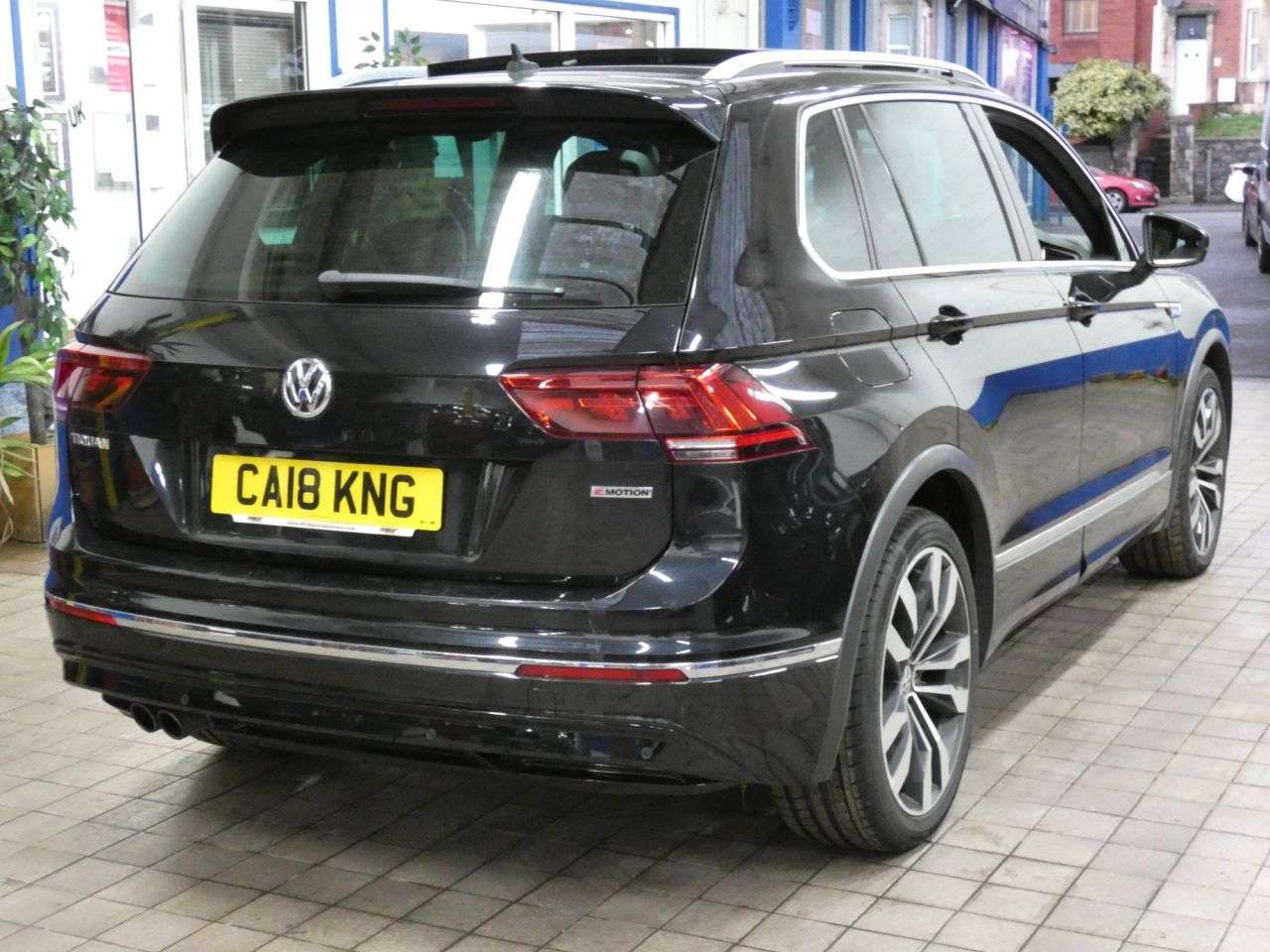 2018 VOLKSWAGEN TIGUAN 2018 VOLKSWAGEN TIGUAN