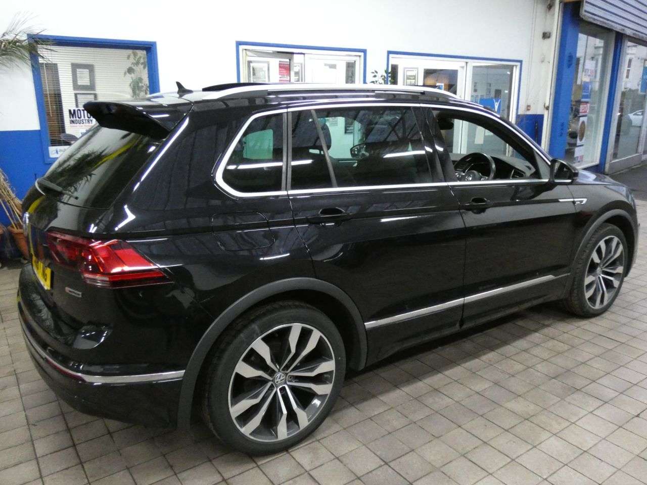 2018 VOLKSWAGEN TIGUAN 2018 VOLKSWAGEN TIGUAN