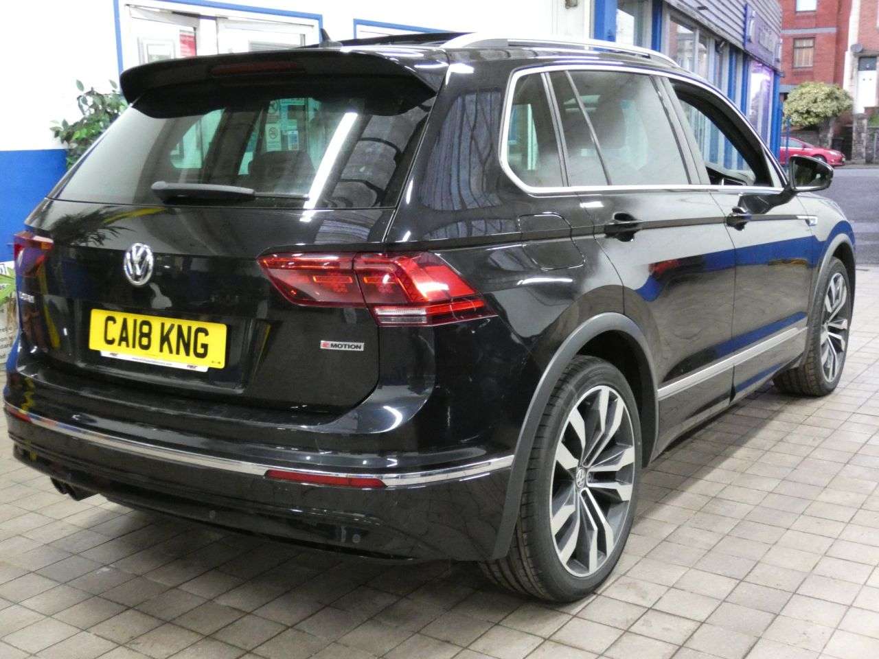 2018 VOLKSWAGEN TIGUAN 2018 VOLKSWAGEN TIGUAN