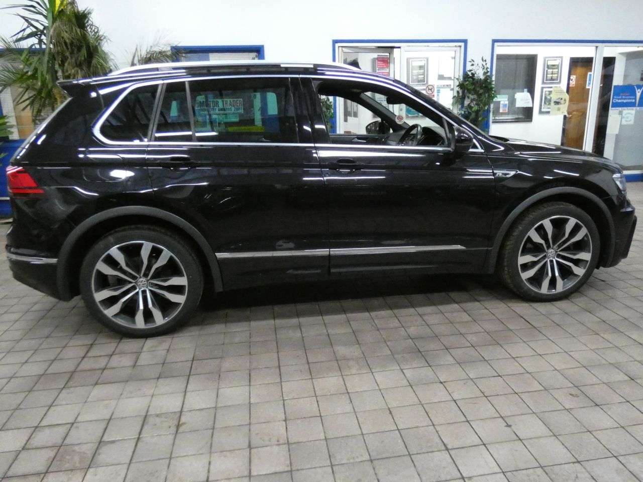 2018 VOLKSWAGEN TIGUAN 2018 VOLKSWAGEN TIGUAN