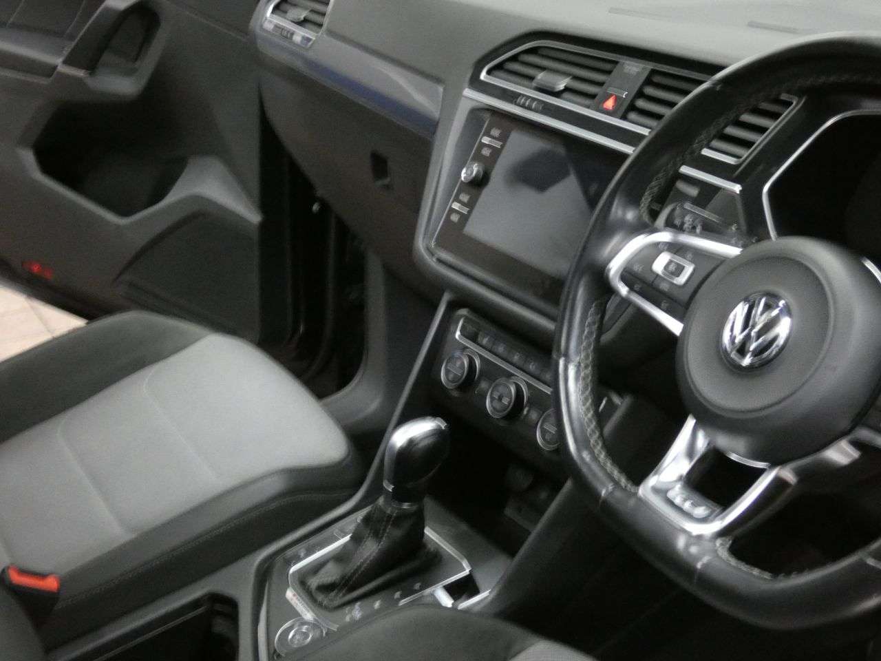2018 VOLKSWAGEN TIGUAN 2018 VOLKSWAGEN TIGUAN