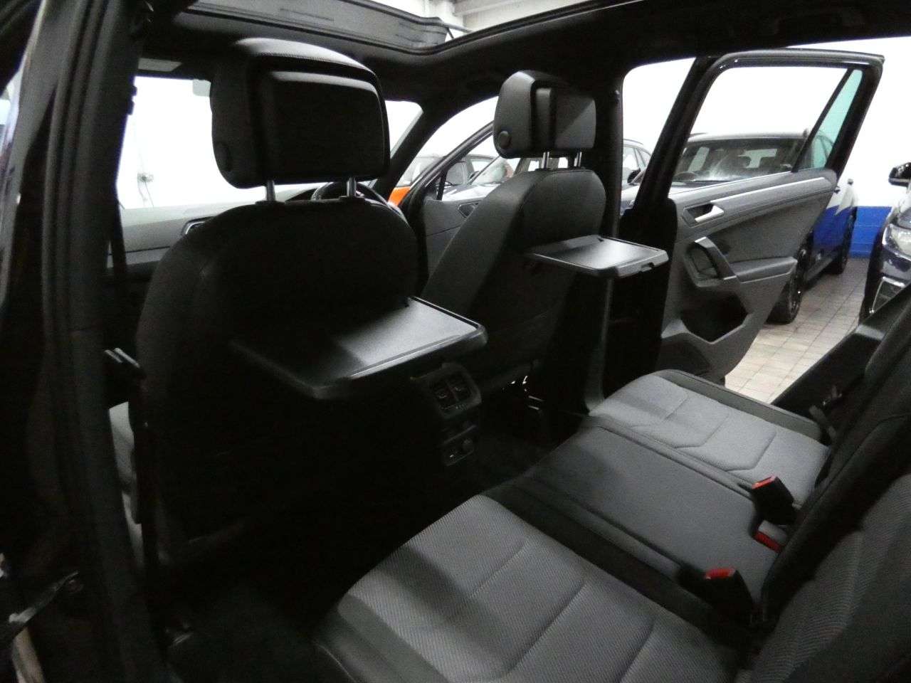 2018 VOLKSWAGEN TIGUAN 2018 VOLKSWAGEN TIGUAN