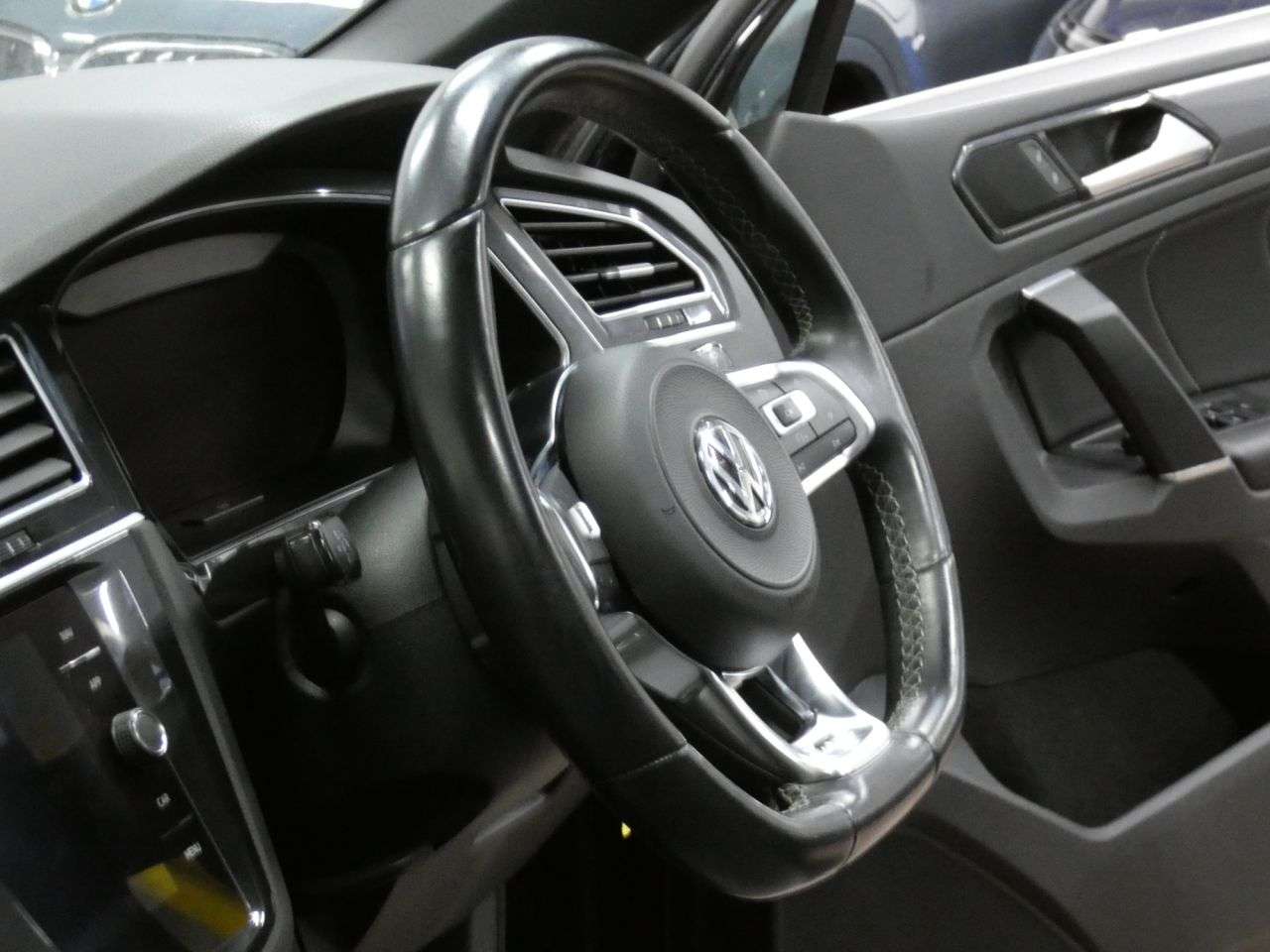 2018 VOLKSWAGEN TIGUAN 2018 VOLKSWAGEN TIGUAN