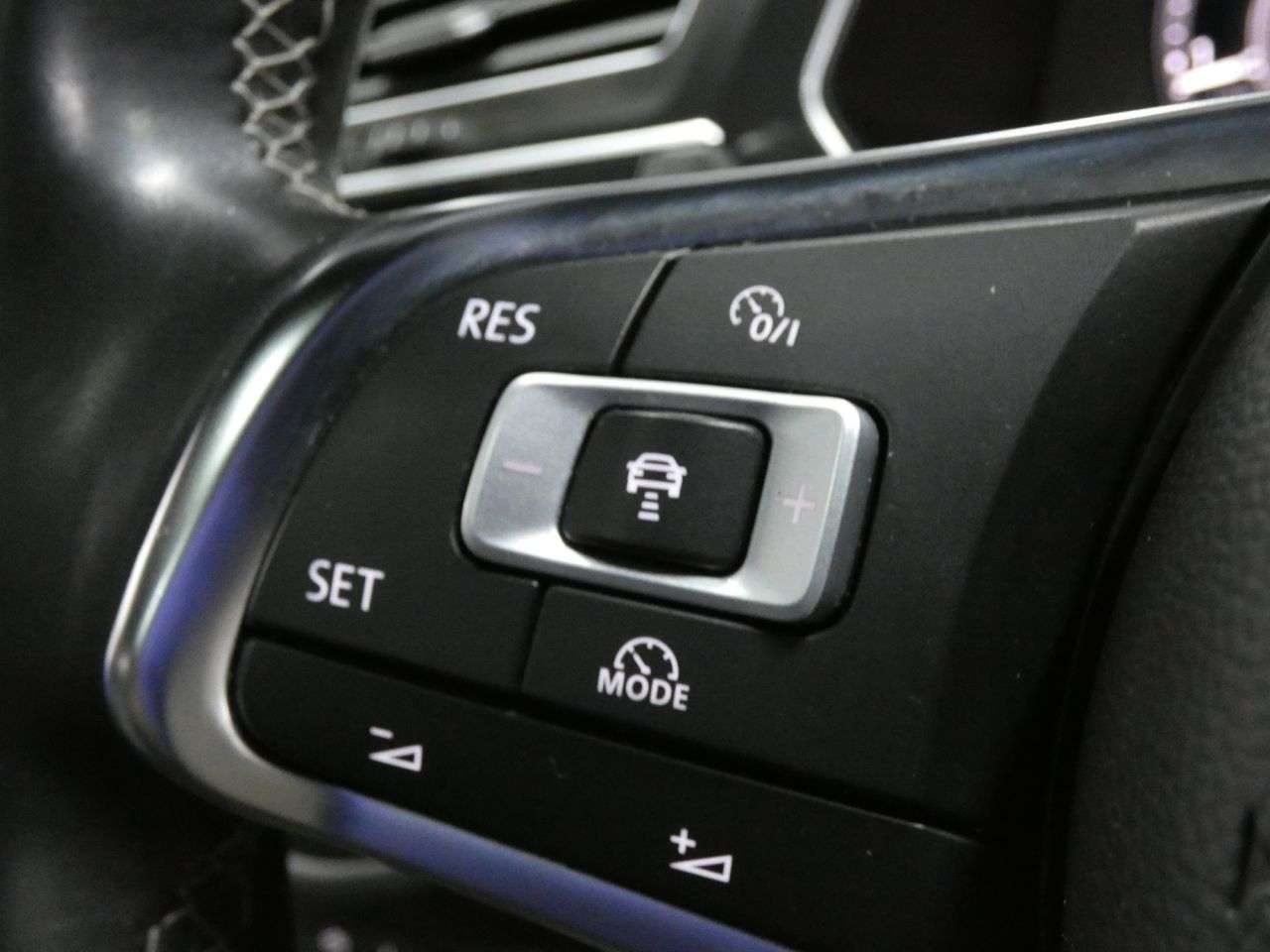 2018 VOLKSWAGEN TIGUAN 2018 VOLKSWAGEN TIGUAN