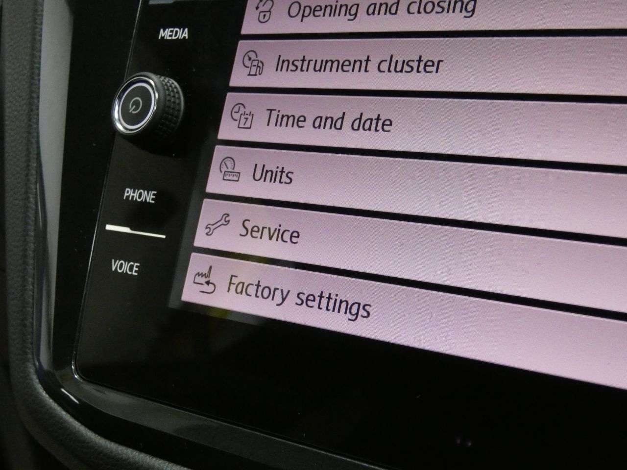 2018 VOLKSWAGEN TIGUAN 2018 VOLKSWAGEN TIGUAN