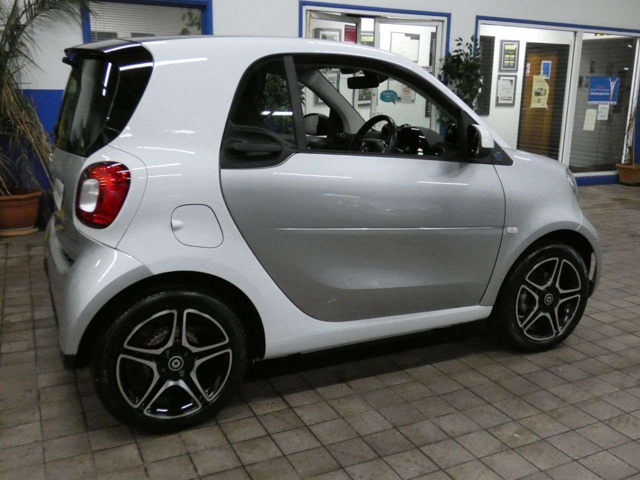 2021 SMART FORTWO 2021 SMART FORTWO