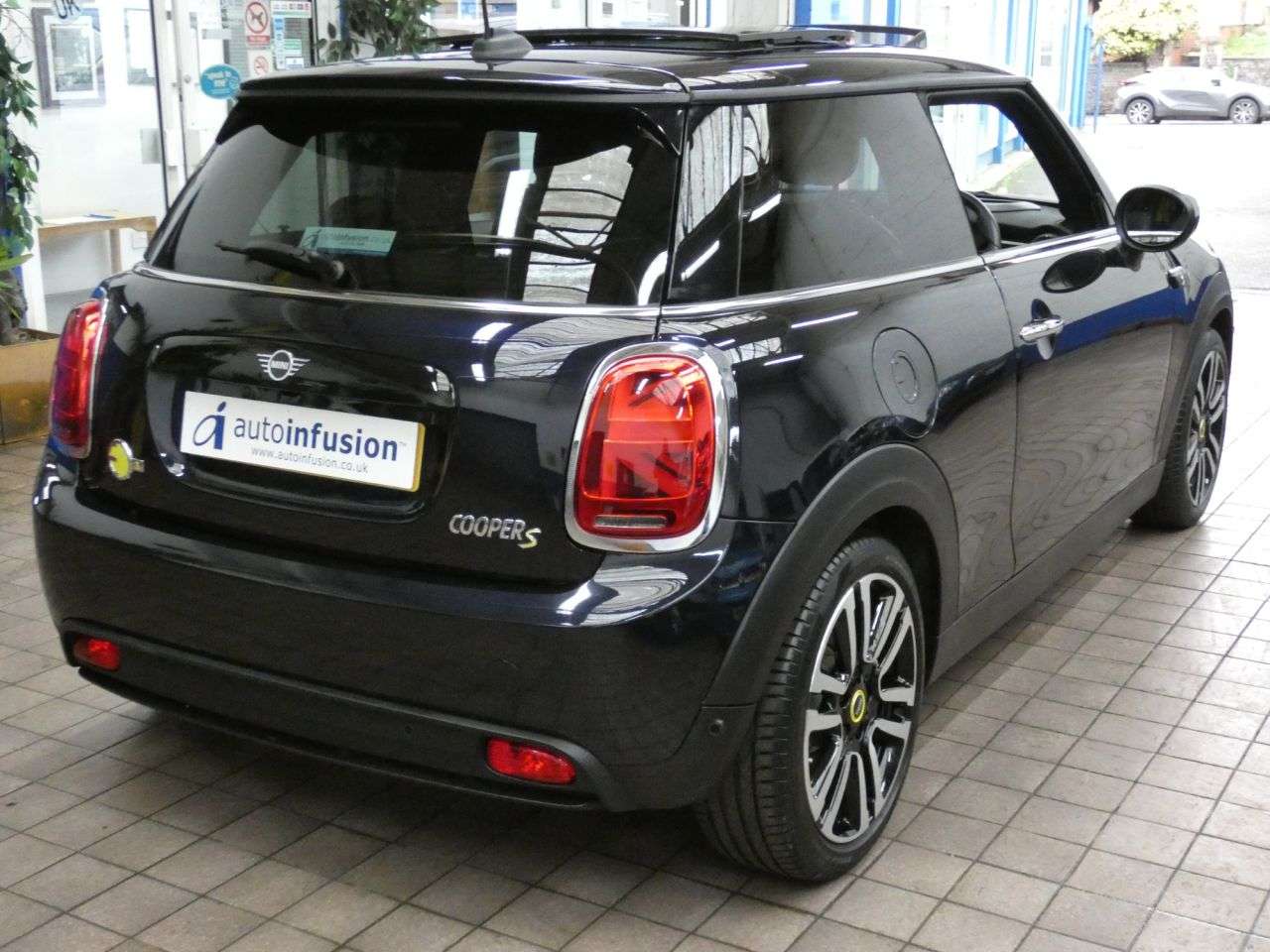 2022 MINI ELECTRIC HATCH 2022 MINI ELECTRIC HATCH