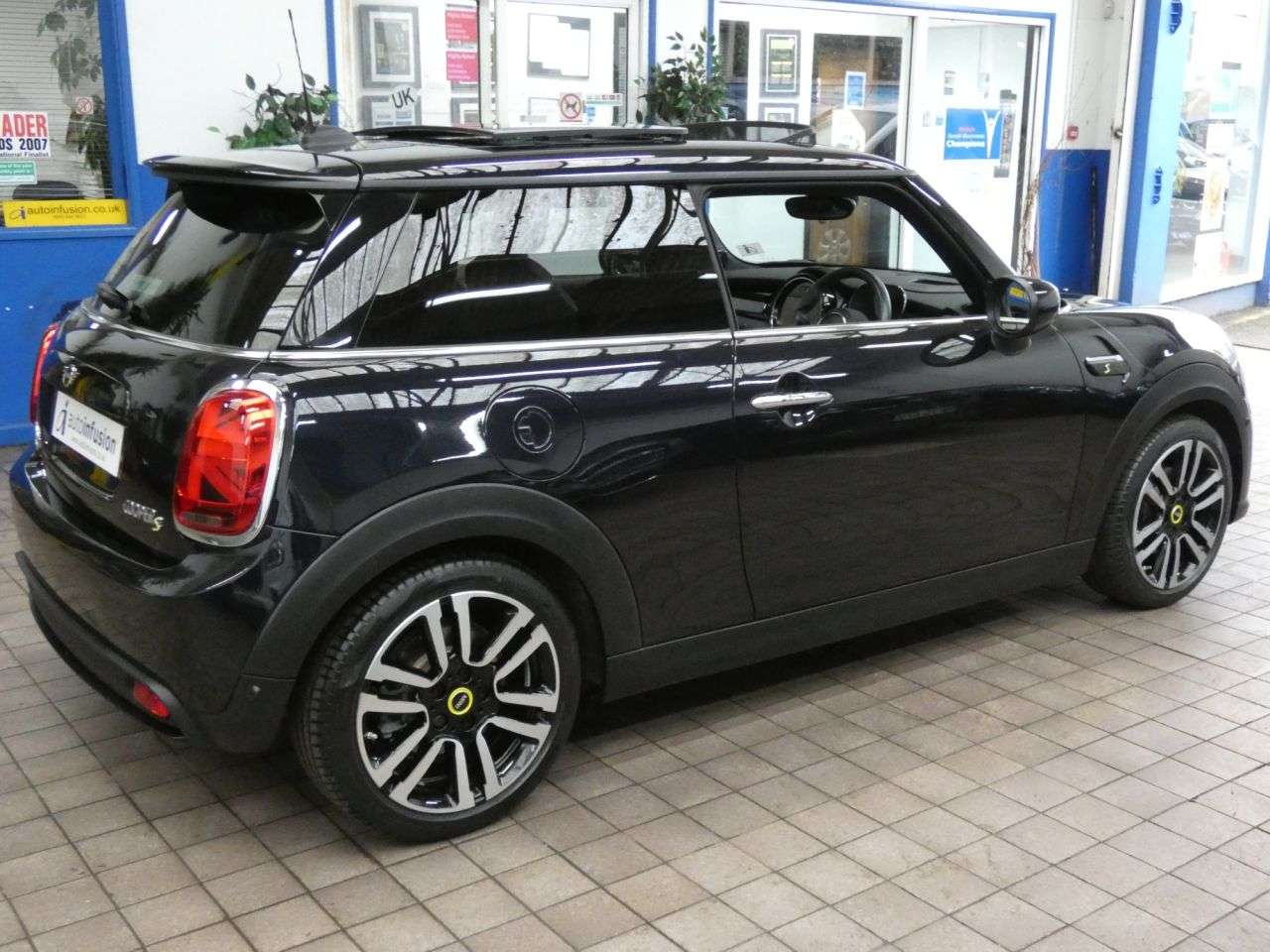 2022 MINI ELECTRIC HATCH 2022 MINI ELECTRIC HATCH