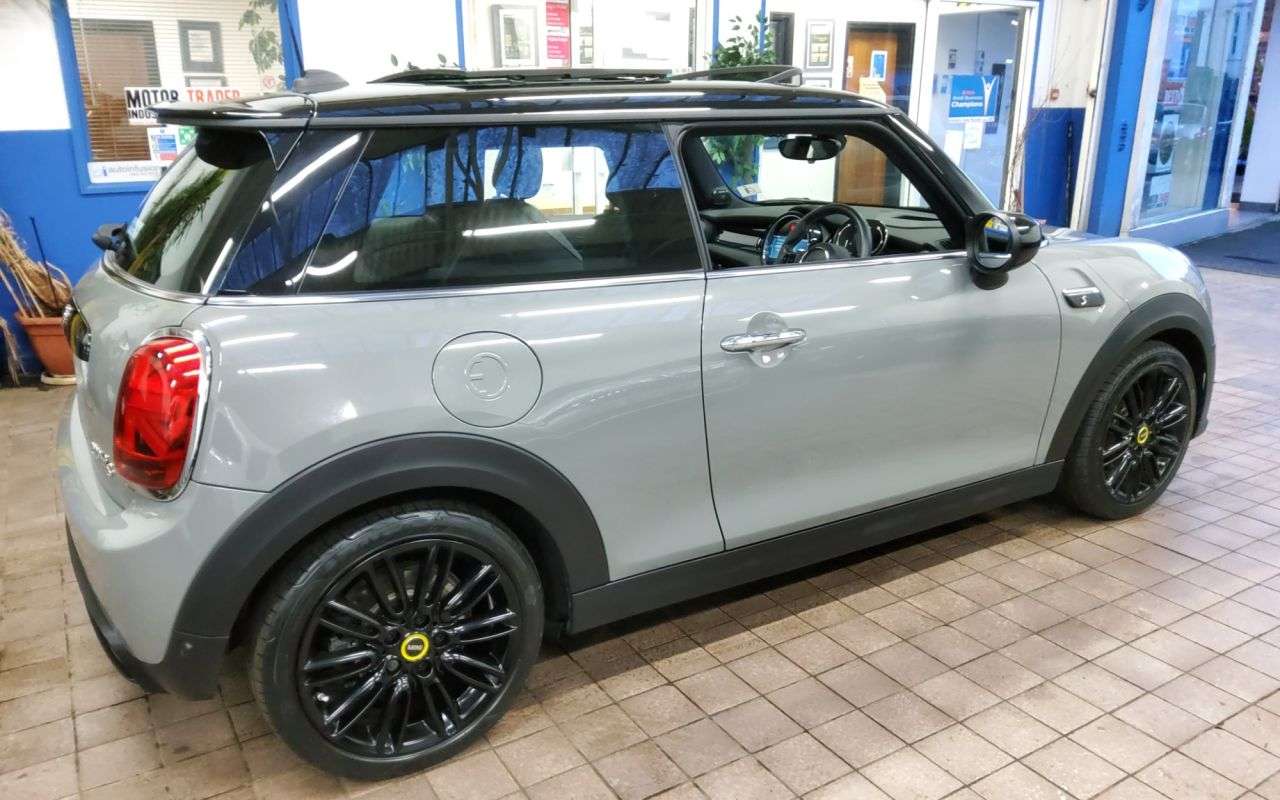 2021 MINI ELECTRIC HATCH 2021 MINI ELECTRIC HATCH