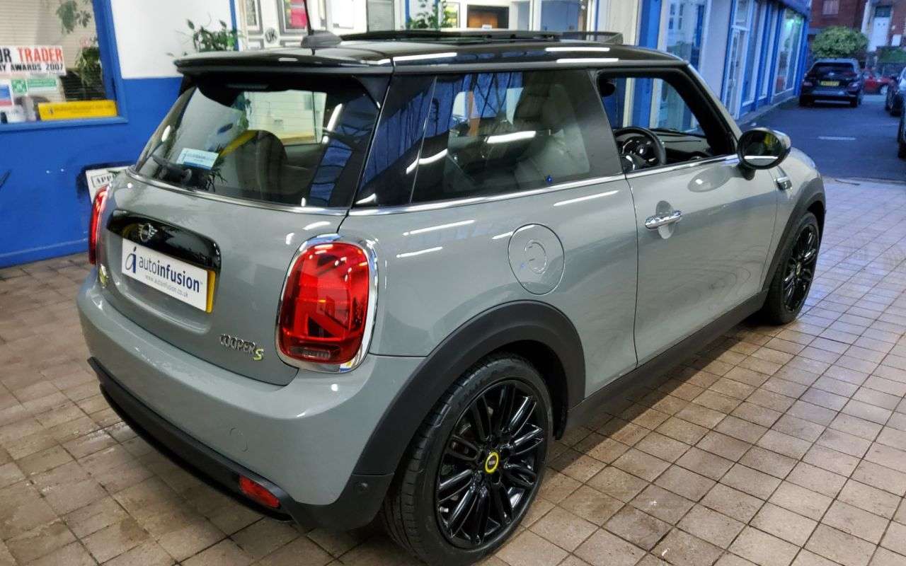 2021 MINI ELECTRIC HATCH 2021 MINI ELECTRIC HATCH