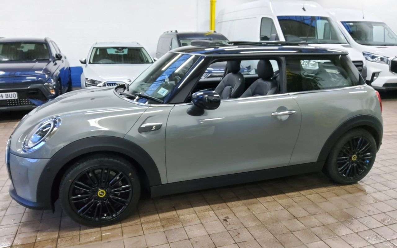 2021 MINI ELECTRIC HATCH 2021 MINI ELECTRIC HATCH