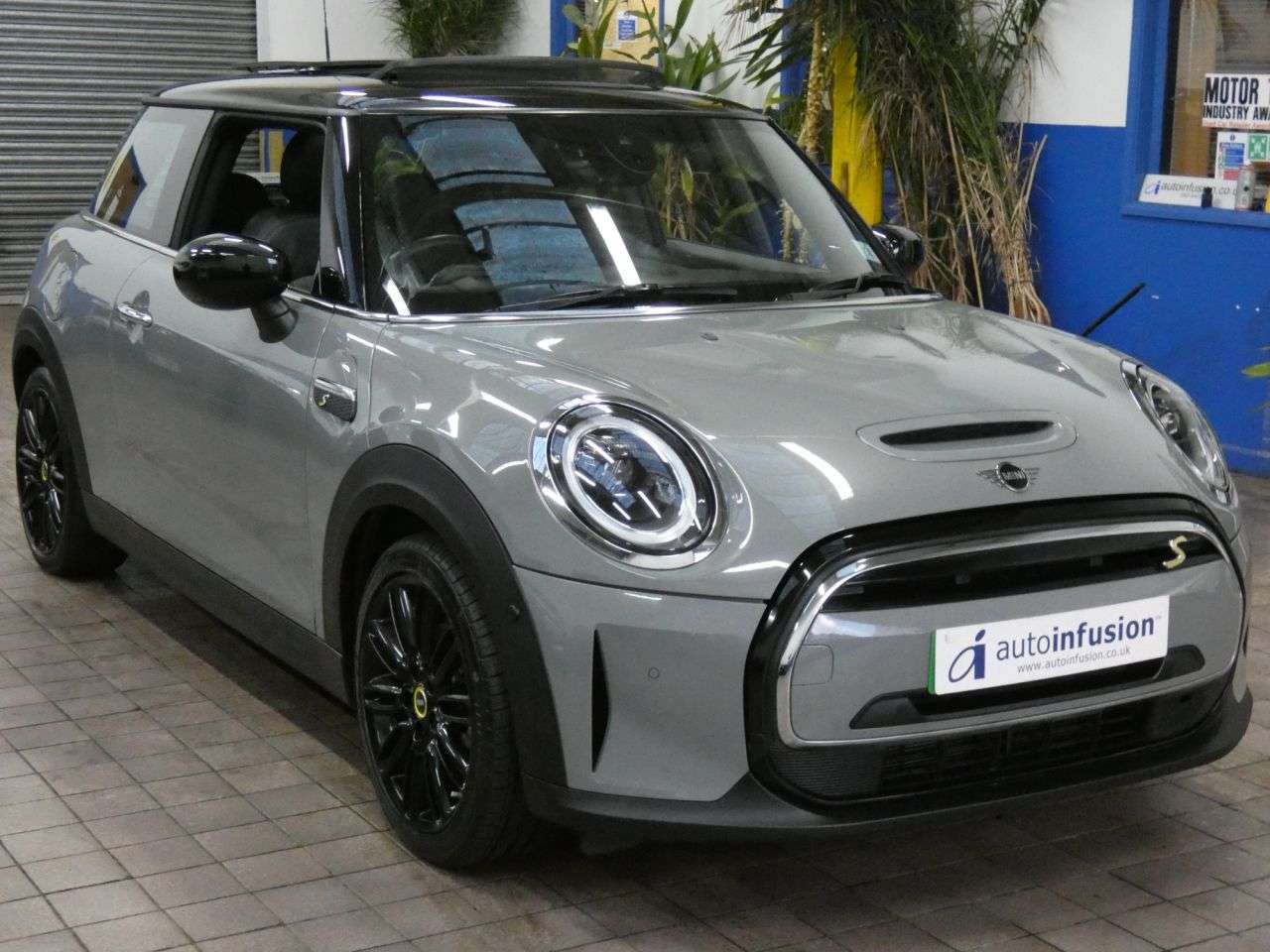 2021 MINI ELECTRIC HATCH 2021 MINI ELECTRIC HATCH