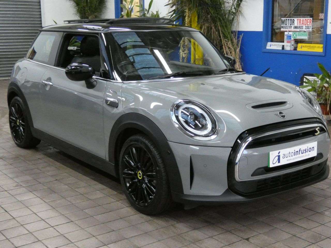 2021 MINI ELECTRIC HATCH 2021 MINI ELECTRIC HATCH